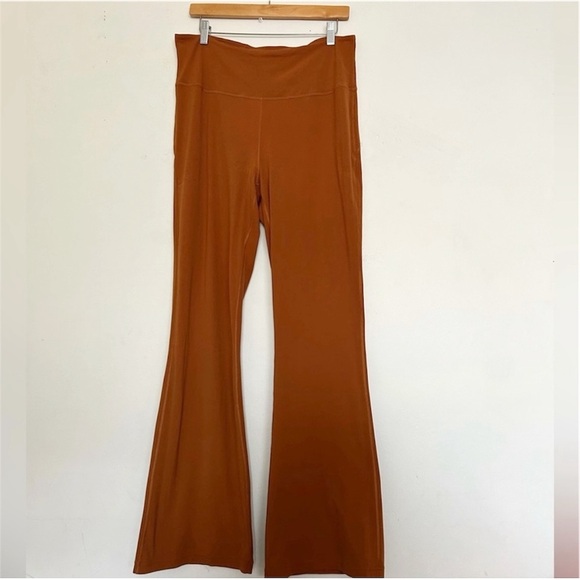 Lululemon groove super-high-rise flared pant Nulu - Picture 2 of 9